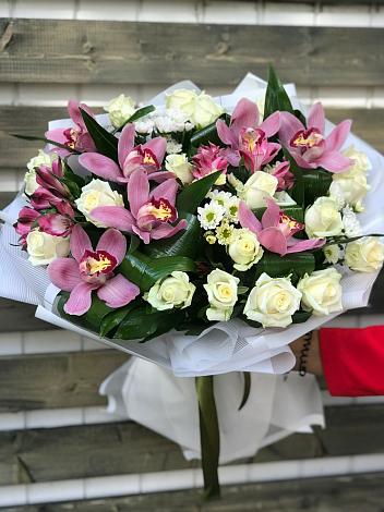 Букет цветов из: Розы и Хризантемы в Дубровский