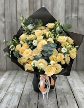 Букет цветов из:  Розы и Лизиантусы в Дубровский