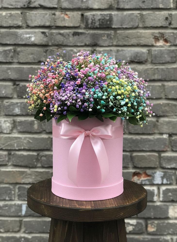 Цветочная композиция из Гипсофила и Розы в шляпной коробке в Дубровский