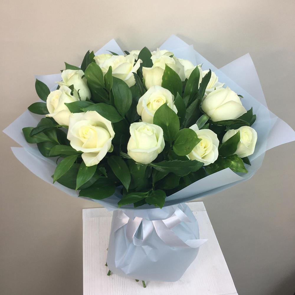 Букет 15 Белых роз Проуд в Дубровский
