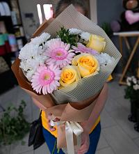 Букет цветов из:  Герберы, Розы и Хризантемы в Дубровский