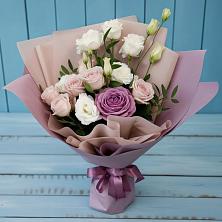 Букет цветов из:  Розы и Лизиантусы в Дубровский