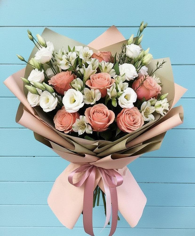 Букет цветов из: Розы, Альстромерии и Лизиантусы в Дубровский