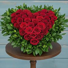 Цветочная композиция из Розы в виде сердца в Дубровский