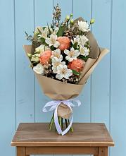 Букет цветов из:  Альстромерии, Лизиантусы, Розы и Хризантемы #REPLACE_PRED# Дубровский