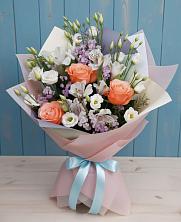 Букет цветов из:  Лизиантусы, Розы, Альстромерии и Гипсофила в Дубровский