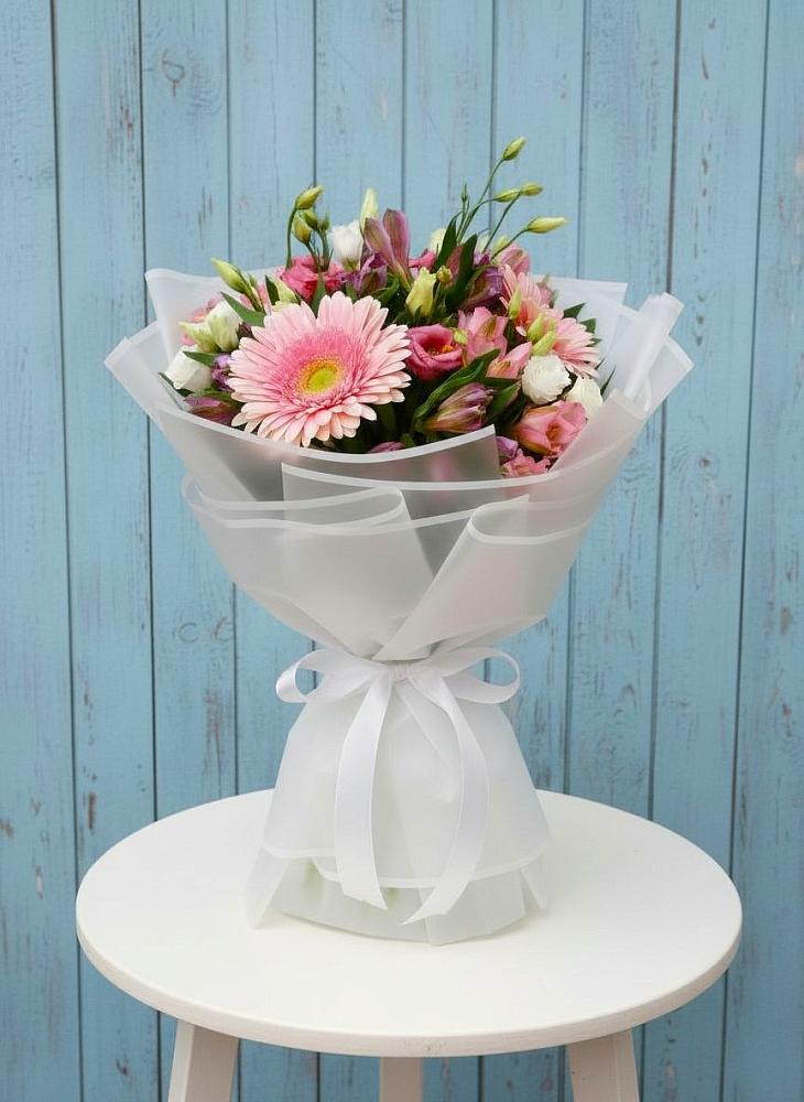 Букет цветов из: Герберы, Альстромерии и Лизиантусы в Дубровский