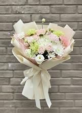 Букет цветов из:  Гвоздики, Розы, Лизиантусы и Хризантемы в Дубровский