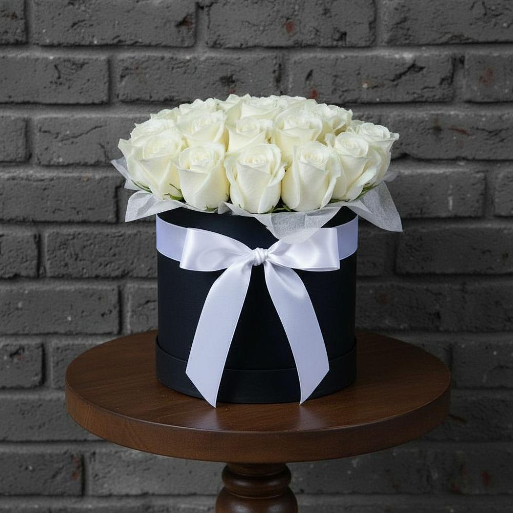 Цветочная композиция из Розы в шляпной коробке в Дубровский