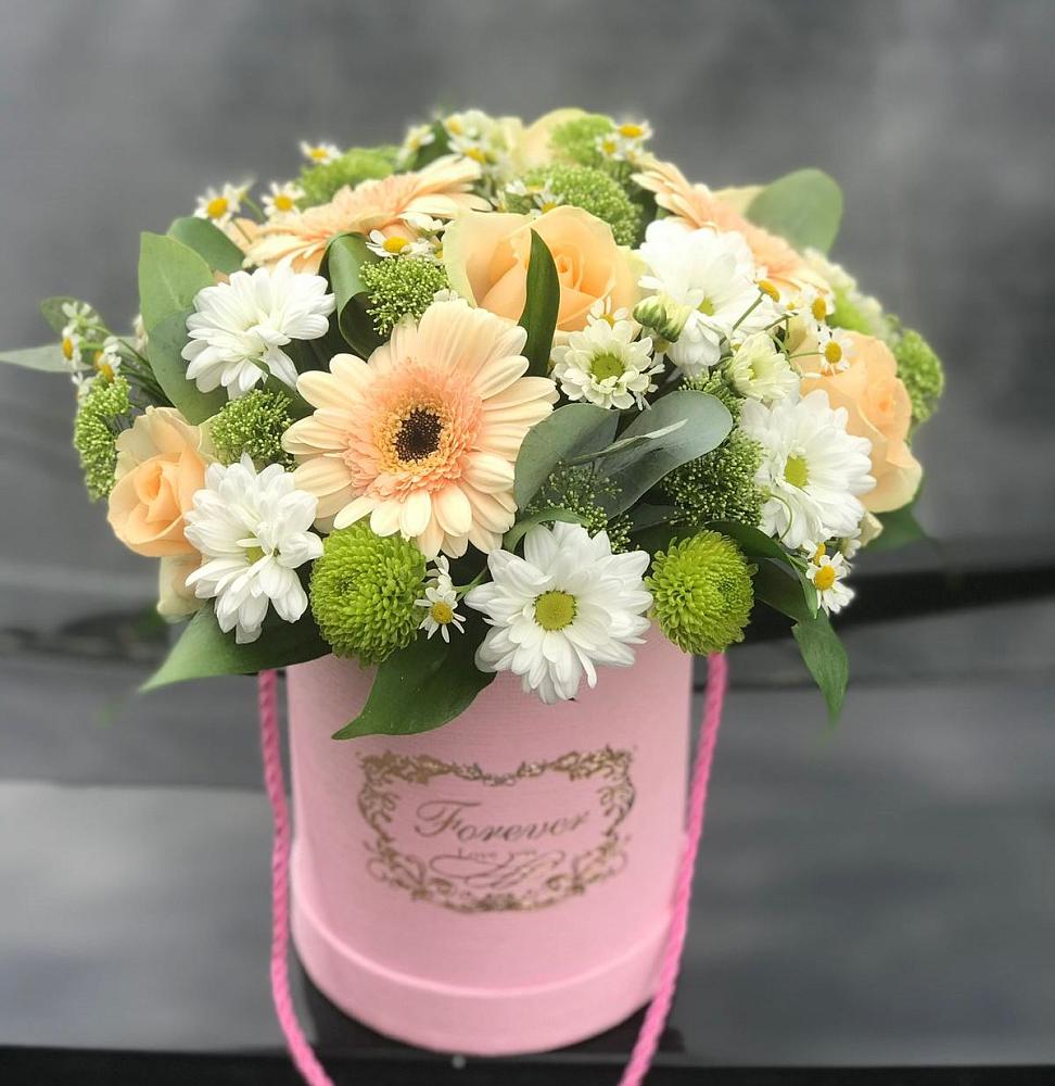 Цветочная композиция из Розы, Герберы и Хризантемы в шляпной коробке в Дубровский