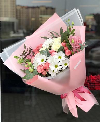 Букет цветов из: Розы, Лизиантусы и Хризантемы в Дубровский