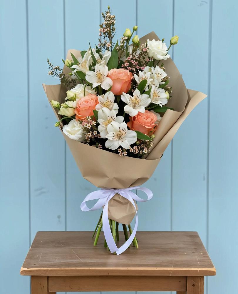 Букет цветов из: Альстромерии, Лизиантусы, Розы и Хризантемы в Дубровский