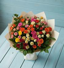 Букет Микс из разноцветных кустовых роз в Дубровский